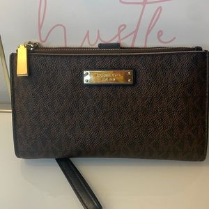 Michael Kors Monogram Wallet Wristlet EUC